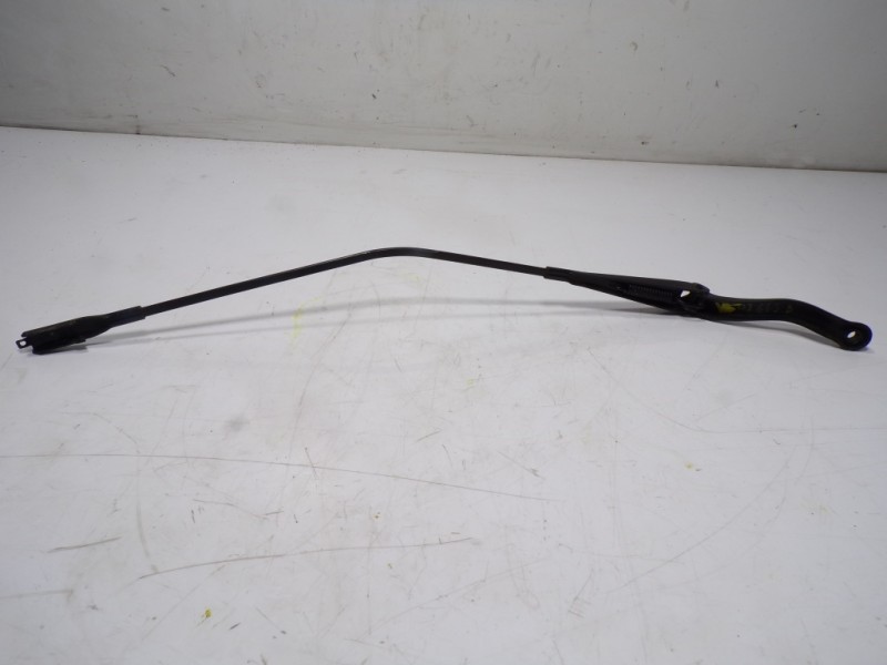 Recambio de brazo limpia delantero derecho para opel corsa e 1.4 referencia OEM IAM 13284134  