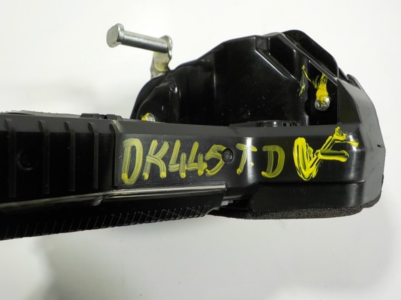 Recambio de cerradura puerta trasera derecha para toyota yaris 1.5 vvti hev referencia OEM IAM 69050K0030 M7314450M6 