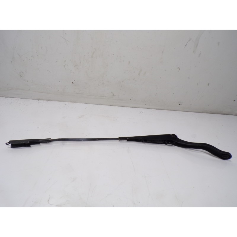 Recambio de brazo limpia delantero izquierdo para opel corsa e 1.4 referencia OEM IAM 13284136  