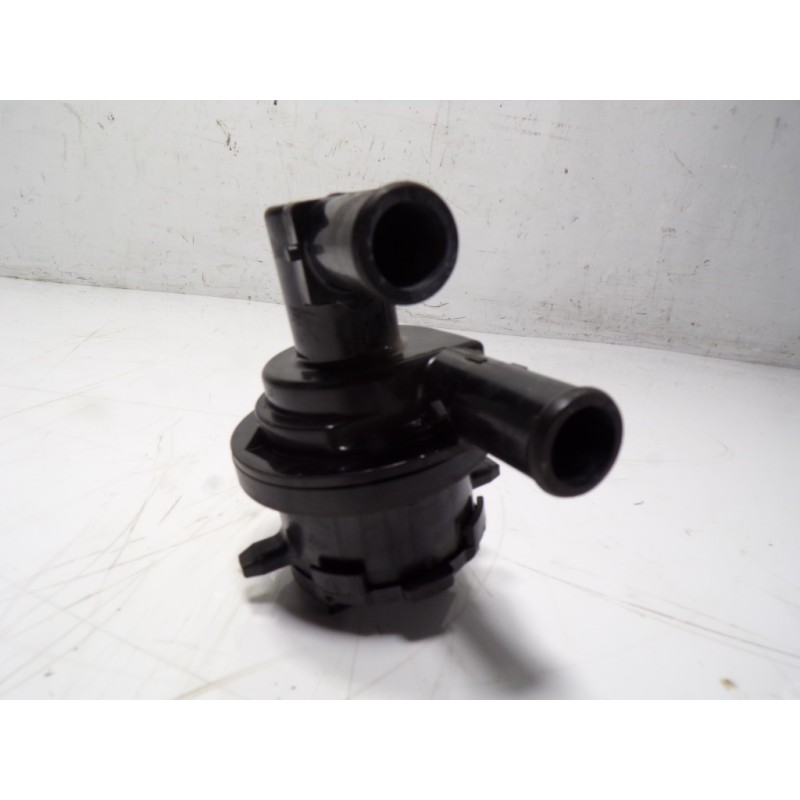 Recambio de bomba agua para toyota rav 4 advance hybrid referencia OEM IAM 8720048110 0641001301 