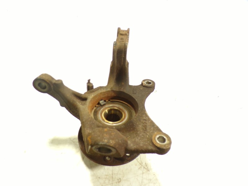 Recambio de mangueta delantera izquierda para dacia duster 1.5 dci diesel cat referencia OEM IAM 8200881824  