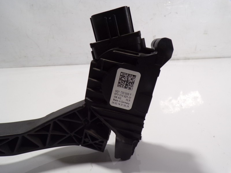 Recambio de potenciometro pedal para volkswagen golf vii lim. 1.6 tdi dpf referencia OEM IAM 5Q1723503H 5Q1723503F 