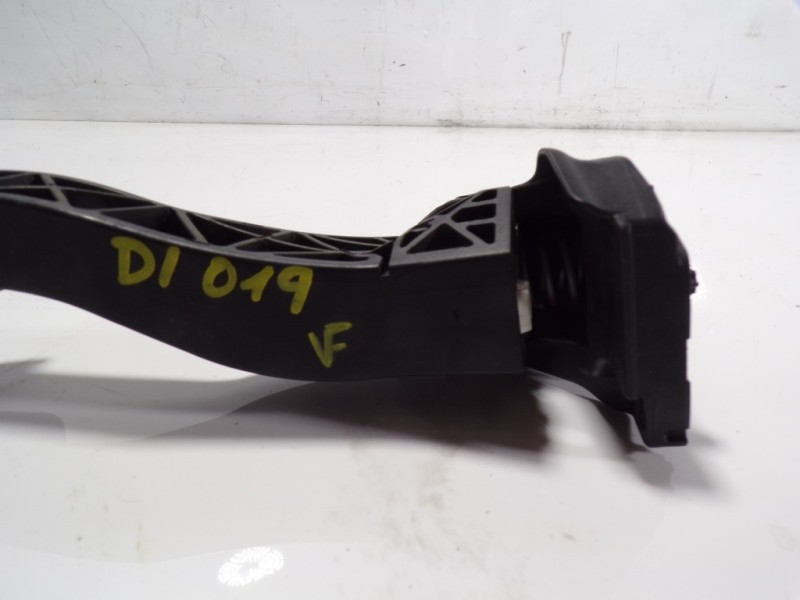 Recambio de potenciometro pedal para volkswagen golf vii lim. 1.6 tdi dpf referencia OEM IAM 5Q1723503H 5Q1723503F 