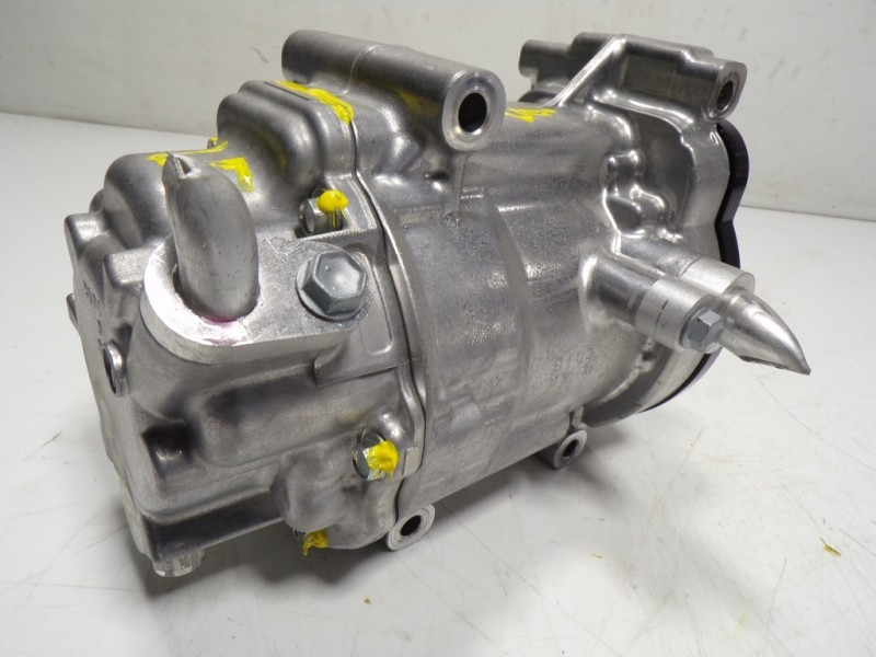 Recambio de compresor aire acondicionado para toyota yaris 1.5 vvti hev referencia OEM IAM 88370K0010 0424000741 