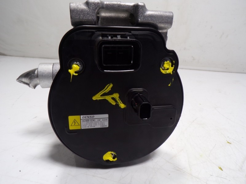 Recambio de compresor aire acondicionado para toyota yaris 1.5 vvti hev referencia OEM IAM 88370K0010 0424000741 