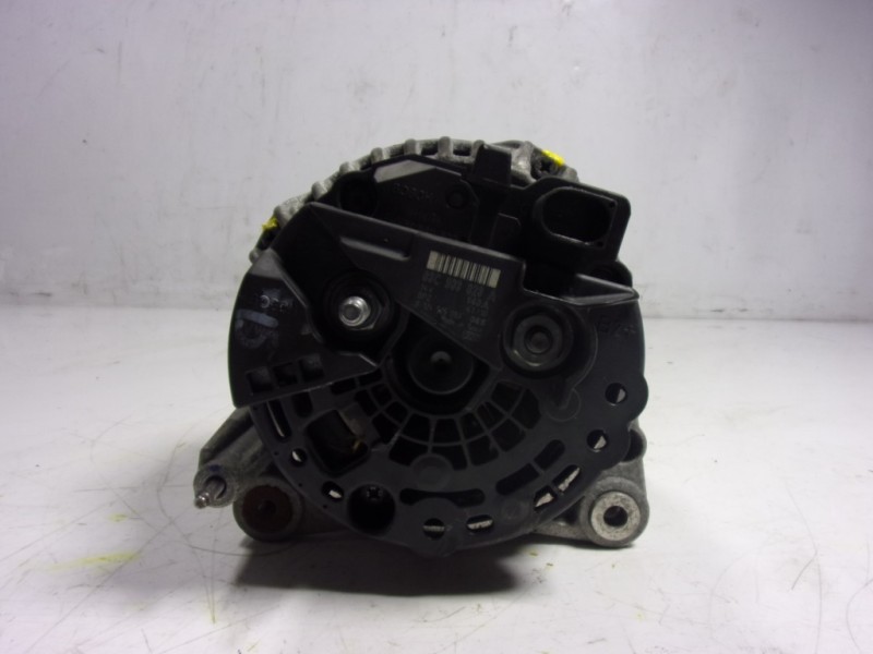 Recambio de alternador para volkswagen golf vi (5k1) sport referencia OEM IAM  03C903323A 
