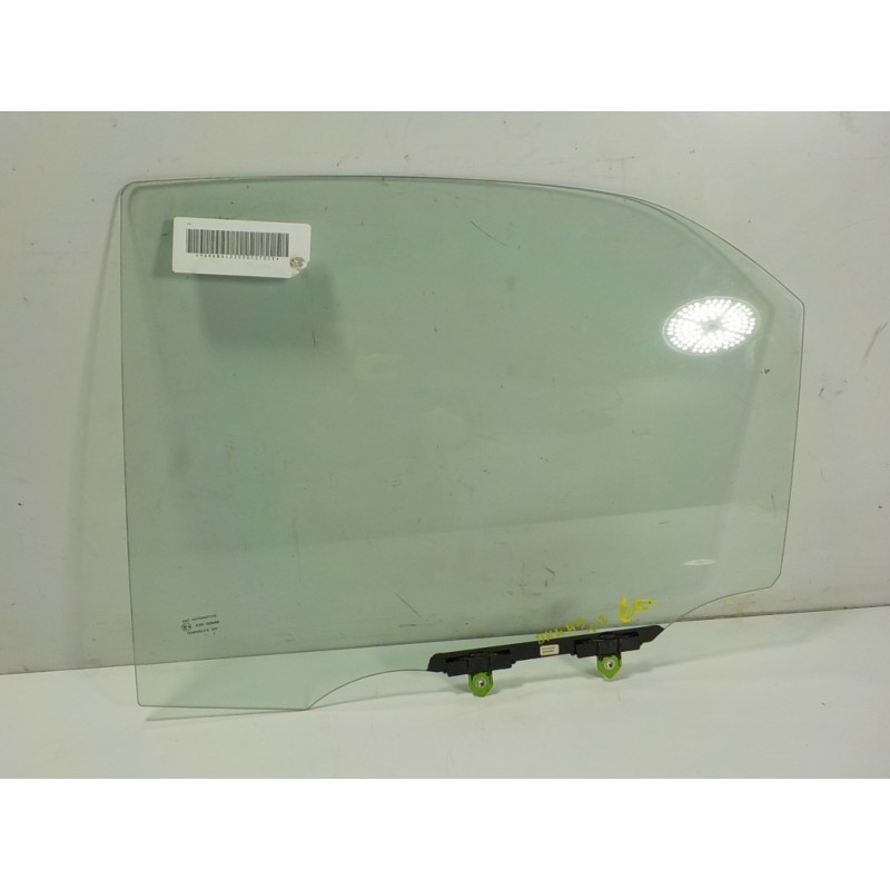 Recambio de cristal puerta trasero izquierdo para toyota yaris 1.5 vvti hev referencia OEM IAM 68104K0010  