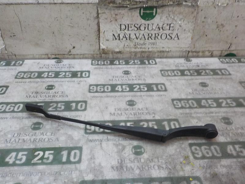 Recambio de brazo limpia delantero izquierdo para kia pro_ceed crdi referencia OEM IAM 983111H000  