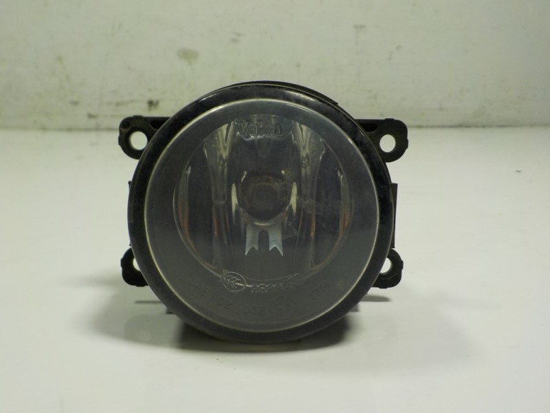 Recambio de faro antiniebla derecho para renault kangoo z.e. referencia OEM IAM 8200074008  