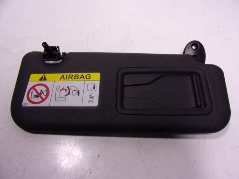 Recambio de parasol derecho para toyota corolla cross hybrid 1.8 referencia OEM IAM 7431016A00C0  