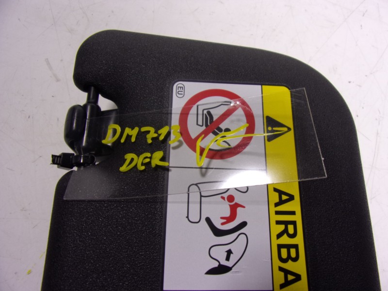 Recambio de parasol derecho para toyota corolla cross hybrid 1.8 referencia OEM IAM 7431016A00C0  