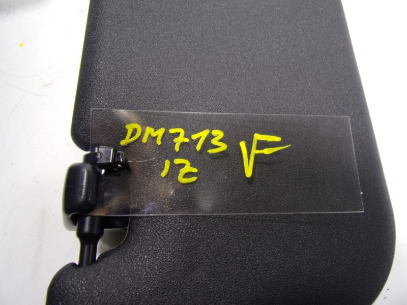 Recambio de parasol izquierdo para toyota corolla cross hybrid 1.8 referencia OEM IAM 7432016760C0  