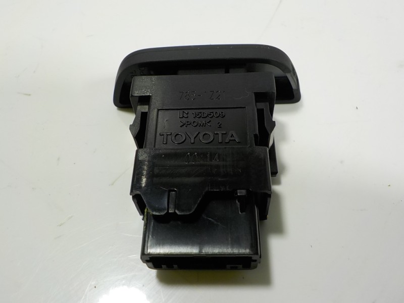 Recambio de warning para toyota yaris cross 1.5 vvti 16 v 55 kw referencia OEM IAM 843320D220 15D509 