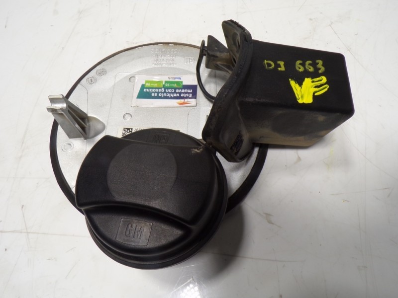 Recambio de tapa combustible para opel corsa e 1.4 referencia OEM IAM 13444788 13427916 