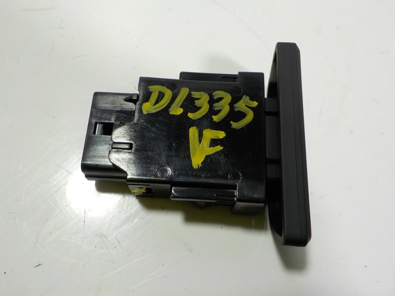 Recambio de warning para toyota yaris cross 1.5 vvti 16 v 55 kw referencia OEM IAM 843320D220 15D509 