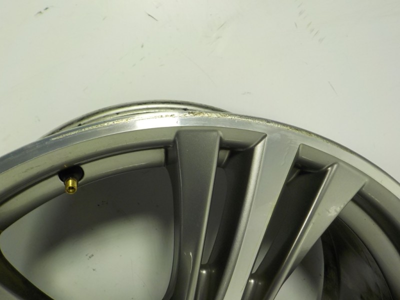 Recambio de llanta para bmw serie 4 cabrio (f33) 2.0 turbodiesel referencia OEM IAM  6857566 