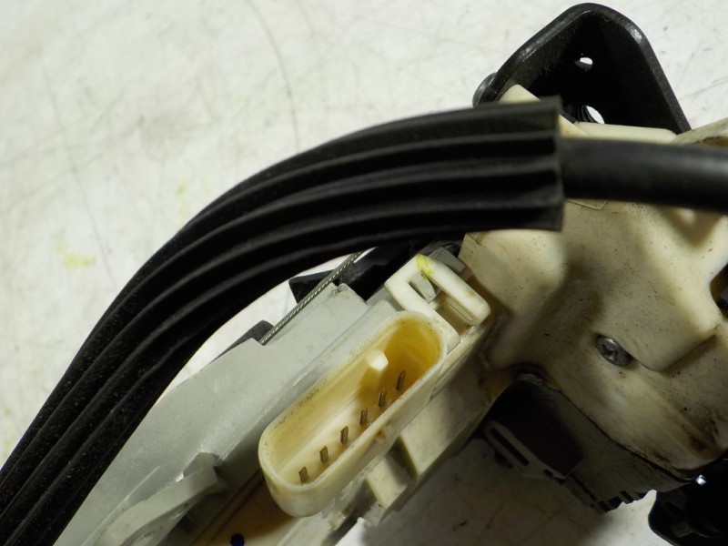 Recambio de cerradura puerta delantera derecha para audi a1 (8x) 1.6 tdi referencia OEM IAM 8J1837016C 8J1837016C 