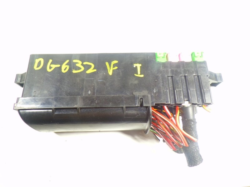 Recambio de caja reles / fusibles para skoda fabia 1.0 mpi referencia OEM IAM  6C0937615A 