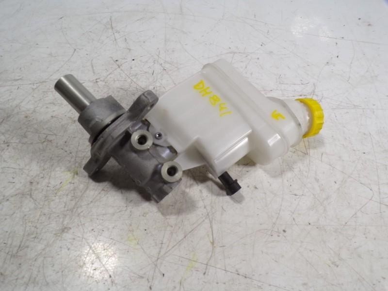 Recambio de bomba freno para jeep renegade limited 4x2 referencia OEM IAM 77367149  