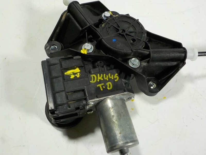 Recambio de elevalunas trasero derecho para toyota yaris 1.5 vvti hev referencia OEM IAM 69830K0010 85710K0010 0620206081