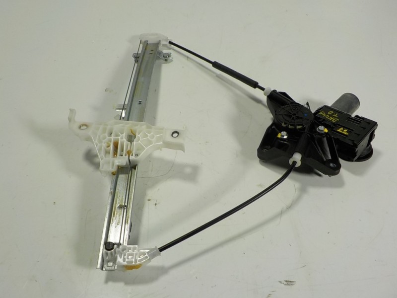 Recambio de elevalunas trasero derecho para toyota yaris 1.5 vvti hev referencia OEM IAM 69830K0010 85710K0010 0620206081