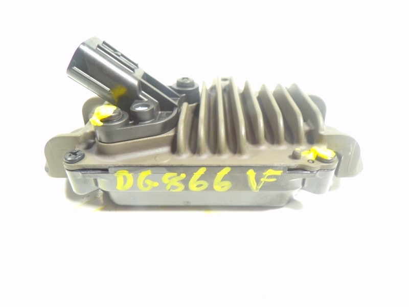 Recambio de modulo electronico para toyota rav4 hybrid fwd referencia OEM IAM 8821033120 8821033120 2301008016