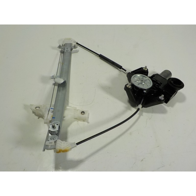 Recambio de elevalunas trasero izquierdo para toyota yaris 1.5 vvti hev referencia OEM IAM 69840K0010 85720K0010 0620206091