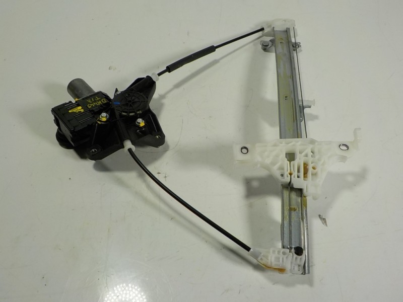 Recambio de elevalunas trasero izquierdo para toyota yaris 1.5 vvti hev referencia OEM IAM 69840K0010 85720K0010 0620206091