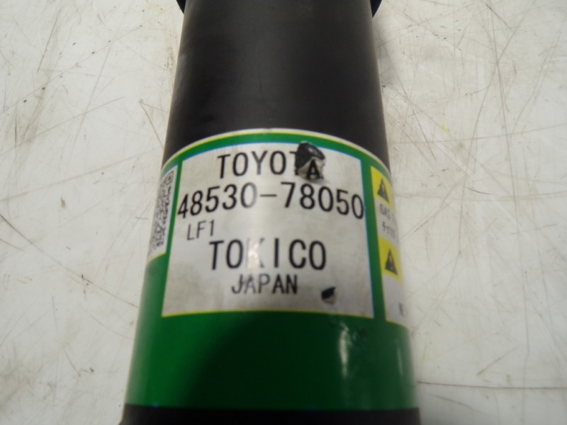 Recambio de amortiguador trasero derecho para lexus nx 300h 2wd referencia OEM IAM 4853078050 4853078050 