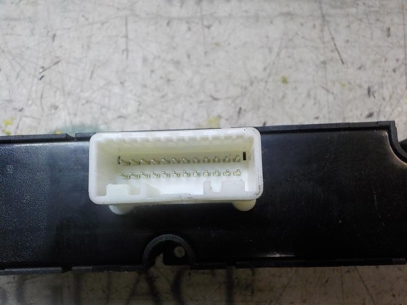 Recambio de warning para kia cee´d emotion referencia OEM IAM 937001H915EQ  