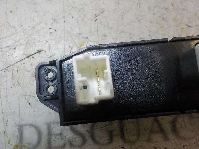 Recambio de warning para kia cee´d emotion referencia OEM IAM 937001H915EQ  