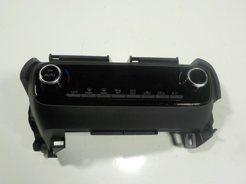 Recambio de mando climatizador para toyota yaris 1.5 vvti hev referencia OEM IAM  559000DN40 