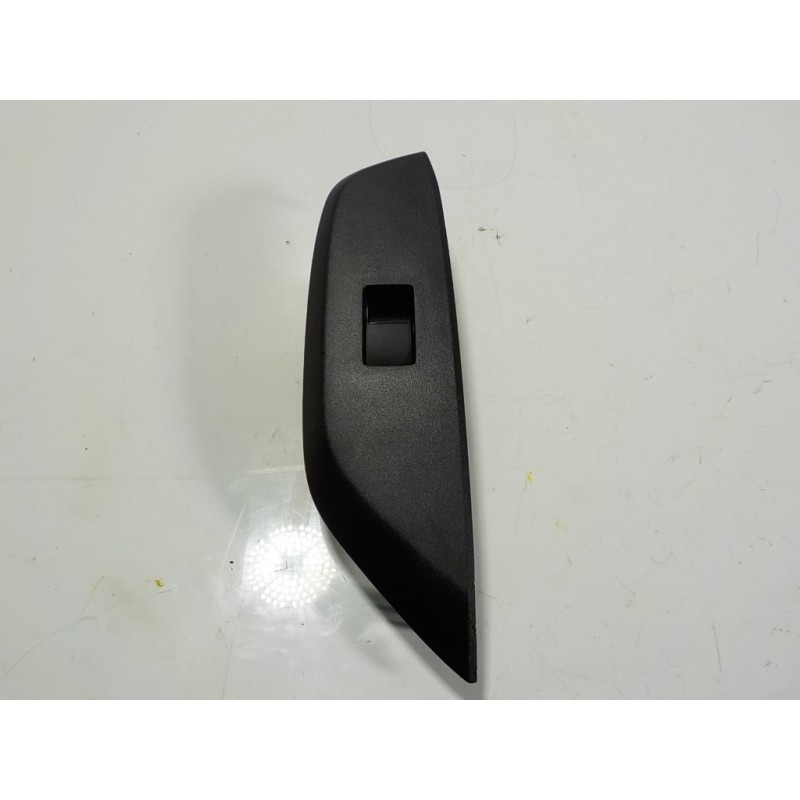 Recambio de mando elevalunas delantero derecho para toyota yaris 1.5 vvti hev referencia OEM IAM  3561H263N 