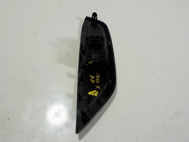 Recambio de mando elevalunas delantero derecho para toyota yaris 1.5 vvti hev referencia OEM IAM  3561H263N 