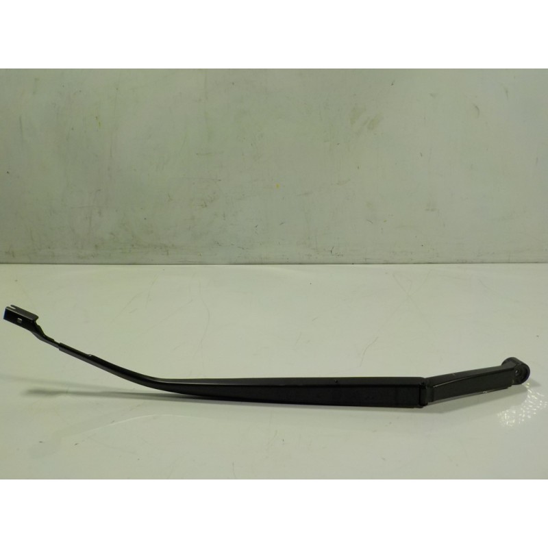 Recambio de brazo limpia delantero derecho para lexus nx 300h 2wd referencia OEM IAM 8521178010  