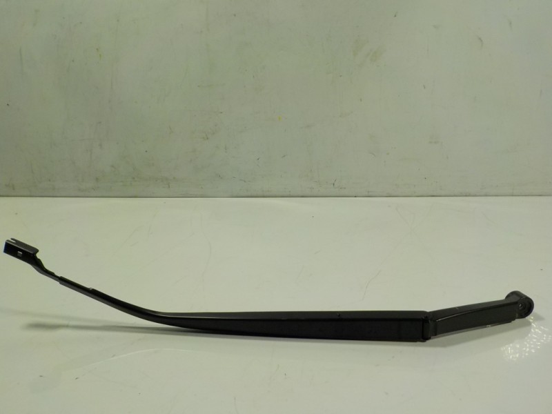 Recambio de brazo limpia delantero derecho para lexus nx 300h 2wd referencia OEM IAM 8521178010  