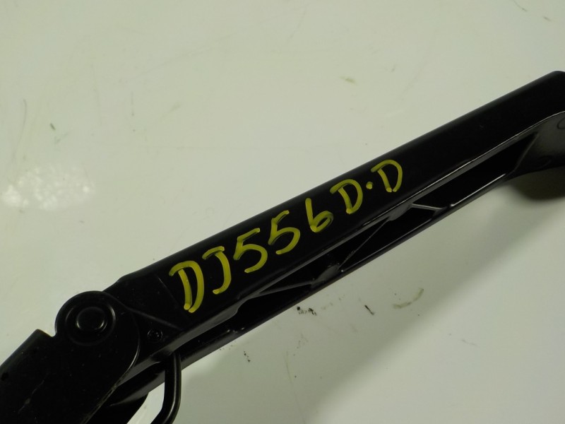 Recambio de brazo limpia delantero derecho para lexus nx 300h 2wd referencia OEM IAM 8521178010  