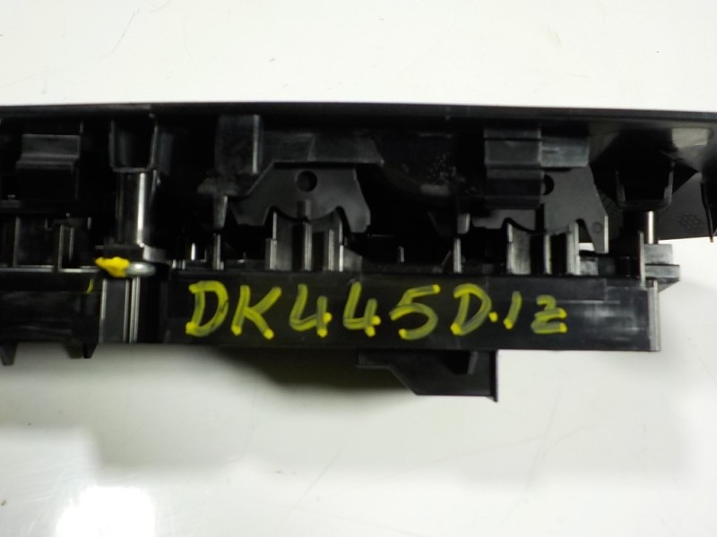 Recambio de mando elevalunas delantero izquierdo para toyota yaris 1.5 vvti hev referencia OEM IAM  840400D020 
