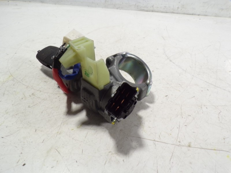 Recambio de antirrobo para hyundai tucson essence bluedrive 2wd referencia OEM IAM 81910D3000  