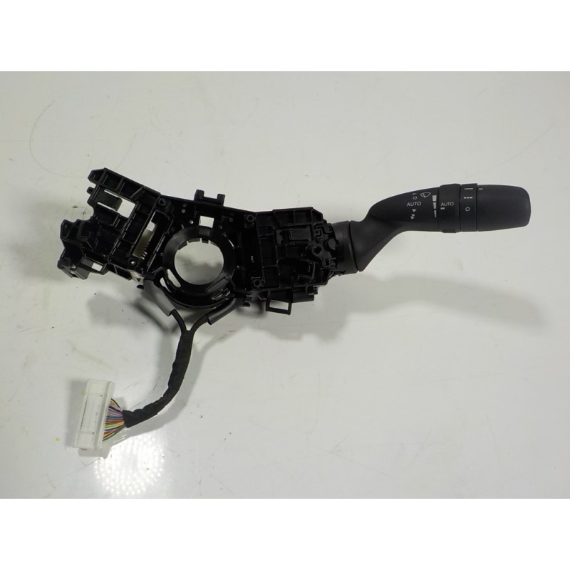 Recambio de mando limpia para toyota yaris 1.5 vvti hev referencia OEM IAM 8465202A50 17J916 