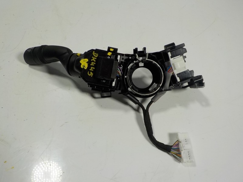 Recambio de mando limpia para toyota yaris 1.5 vvti hev referencia OEM IAM 8465202A50 17J916 