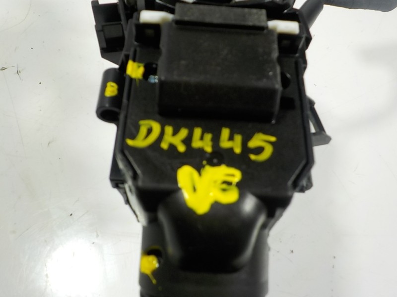 Recambio de mando limpia para toyota yaris 1.5 vvti hev referencia OEM IAM 8465202A50 17J916 