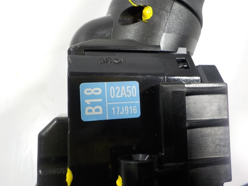 Recambio de mando limpia para toyota yaris 1.5 vvti hev referencia OEM IAM 8465202A50 17J916 