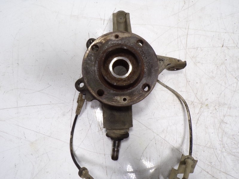 Recambio de mangueta delantera izquierda para peugeot partner tepee b9 1.6 16v hdi referencia OEM IAM 364696  