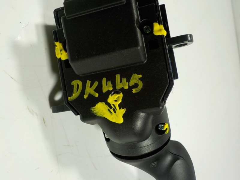 Recambio de mando luces para toyota yaris 1.5 vvti hev referencia OEM IAM 8432902040 17J910 