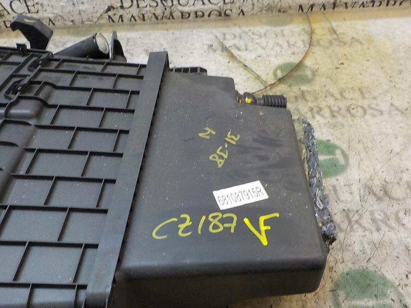 Recambio de guantera para renault fluence dynamique referencia OEM IAM 685003946R  