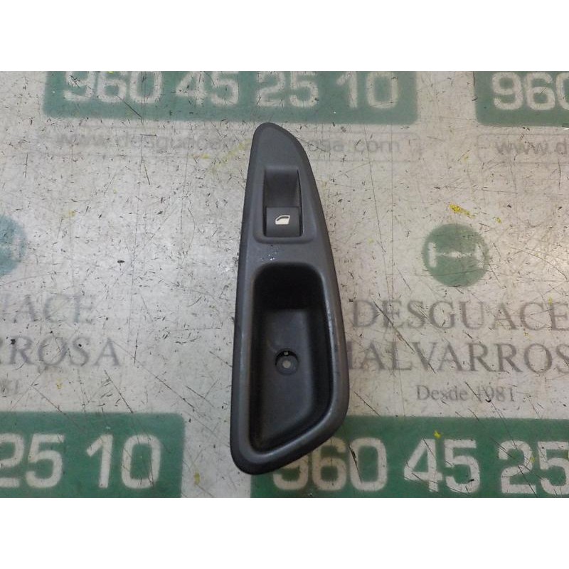 Recambio de mando elevalunas trasero derecho para peugeot 308 sw envy referencia OEM IAM 649030  