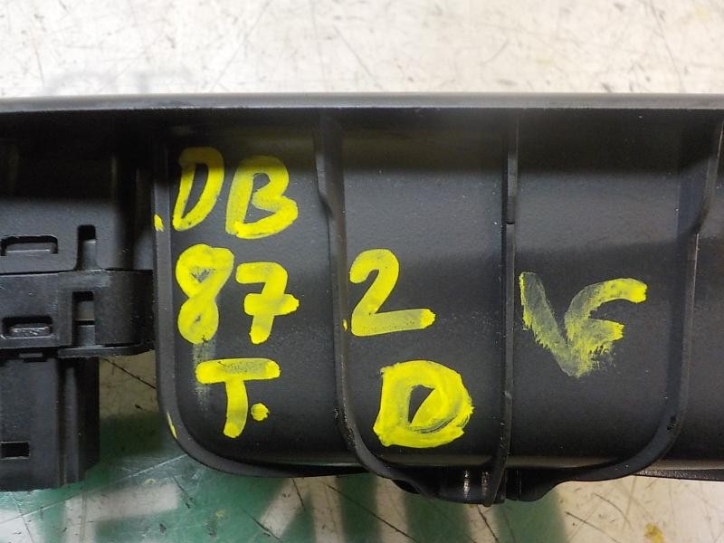 Recambio de mando elevalunas trasero derecho para peugeot 308 sw envy referencia OEM IAM 649030  