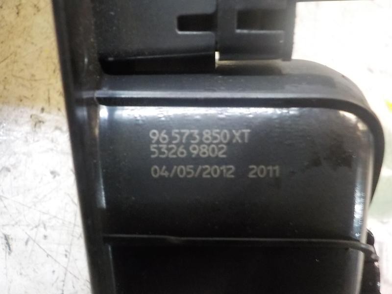 Recambio de mando elevalunas trasero izquierdo para peugeot 308 sw envy referencia OEM IAM 649031  