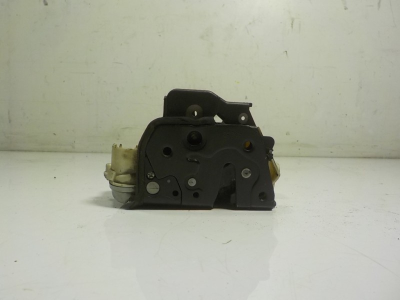 Recambio de cerradura puerta delantera derecha para audi a6 berlina (4f2) 2.7 tdi referencia OEM IAM 4F2837016B 8E2837016AA 